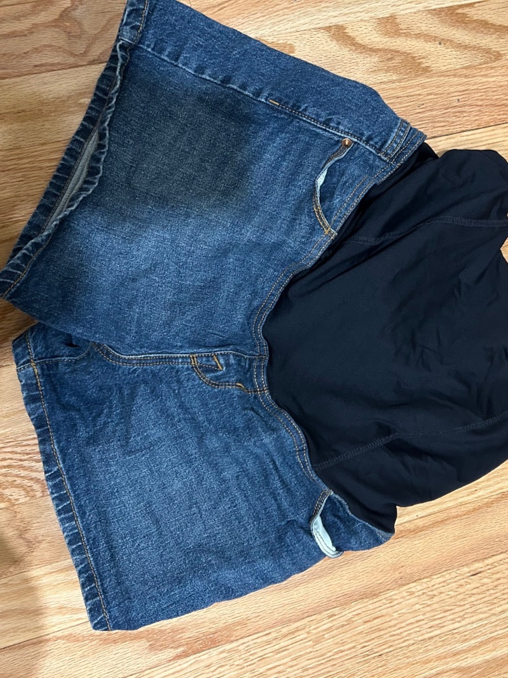 Maternity shorts